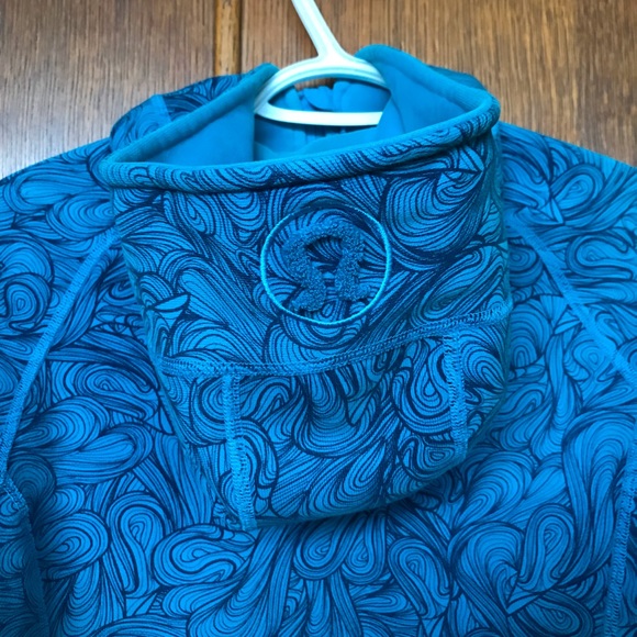 Lululemon Scuba Hoodie - Picture 3 of 6